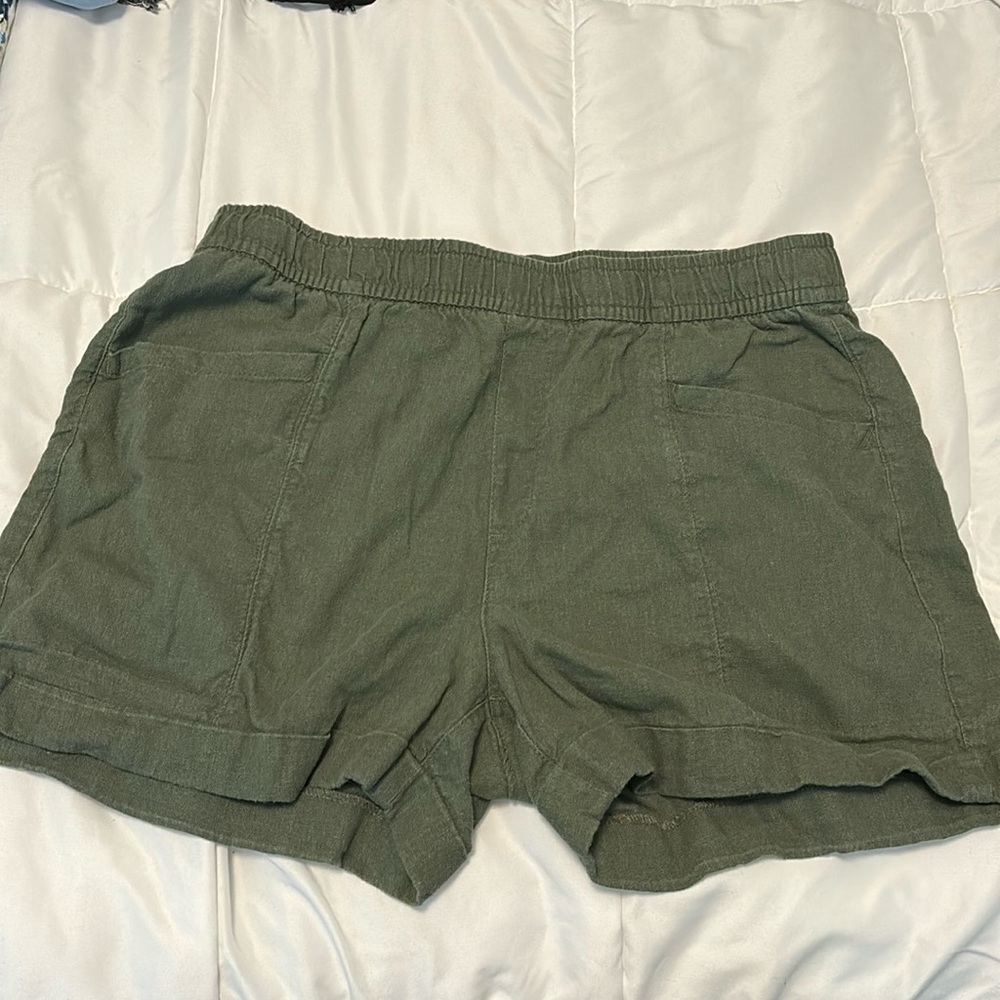 Old Navy high rise green shorts. Size M